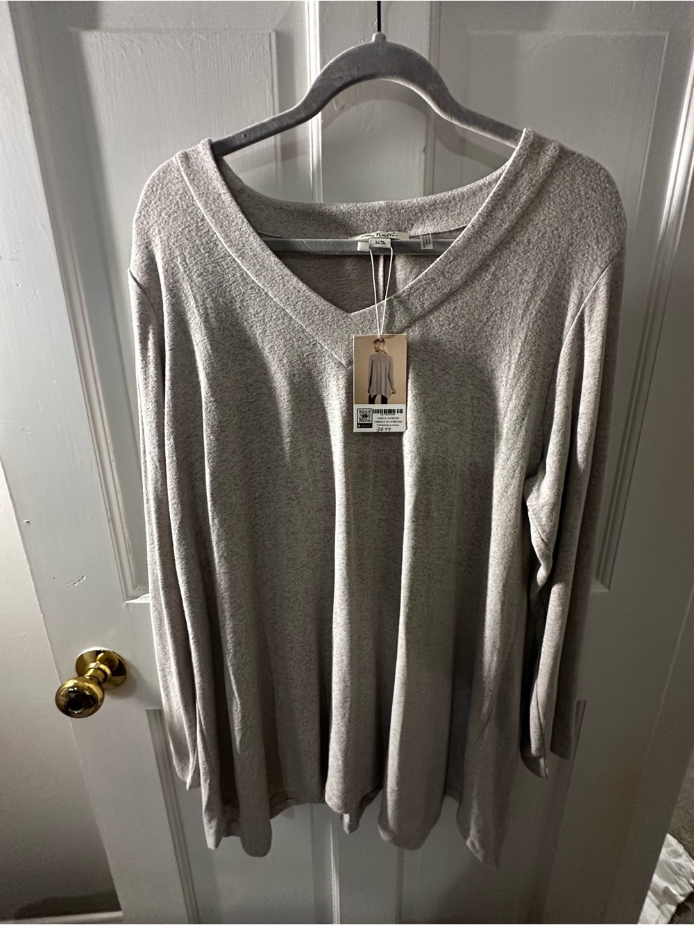Simply Noelle Women's V-Neck Lightweight Long-Sleeve Sweater